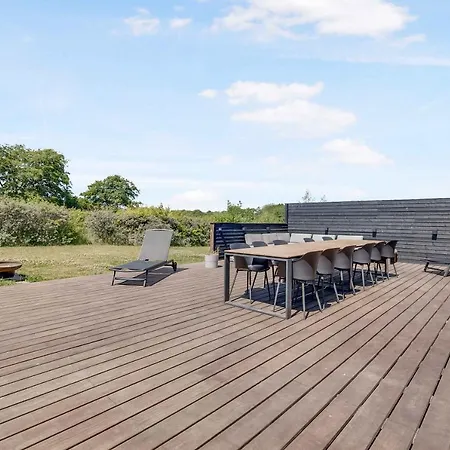 Holiday home New And Modern With Hot Tub Frorup