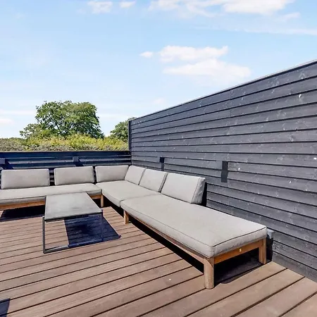 Prázdninový dům New And Modern With Hot Tub *