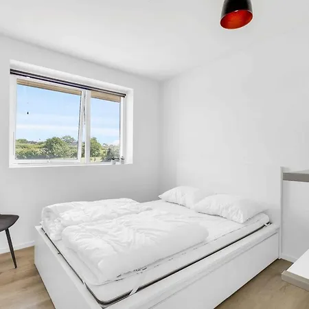 Prázdninový dům New And Modern With Hot Tub