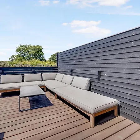 New And Modern With Hot Tub *