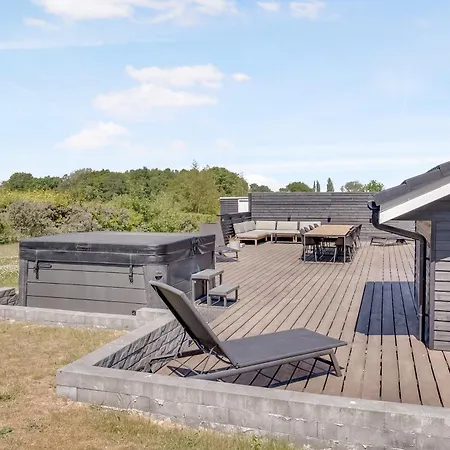 New And Modern With Hot Tub Nyaraló